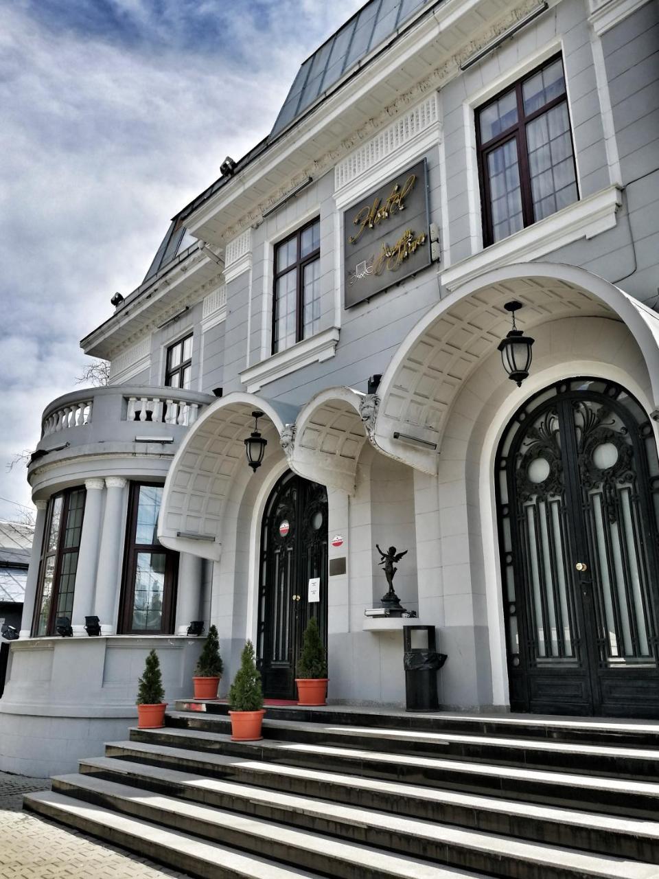 Hotel Angelo D'Oro Ploiesti Luaran gambar